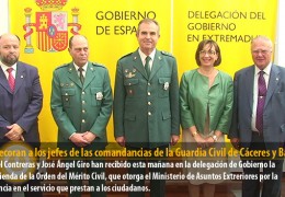 Condecoran a los jefes de las comandancias de la Guardia Civil de Cáceres y Badajoz