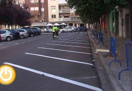 Comienzan los trabajos para reordenar las plazas de aparcamiento en la ciudad