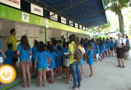 400 niños participan en la gincana de clausura de Vive el Verano en Castelar