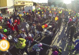 Multitudinaria ciclocabalgata solidaria
