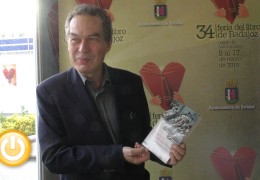 Ignacio Vidal-Folch presenta en Badajoz  ‘Pronto seremos felices’