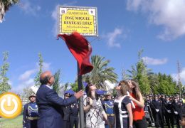 Inaugurada la placa en homenaje a José Miguel Benegas