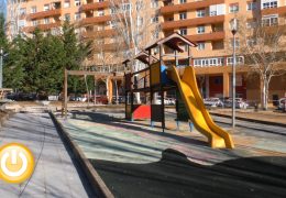 Fragoso visita las obras del parque de la calle Retama en Ciudad Jardín