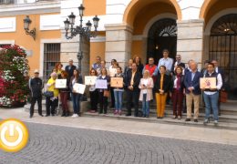 Minuto de silencio en repulsa por el asesinato machista de Gran Canaria