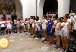 Alumnos del Colegio Los Glacis juran defender a Badajoz