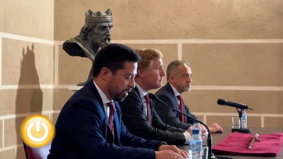 Acto institucional con motivo del V Día de Badajoz