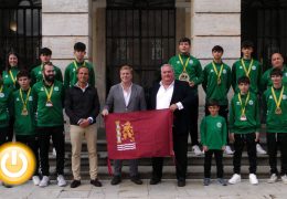 Recepción al Unión Balonmano Pacense tras lograr el Campeonato de Extremadura