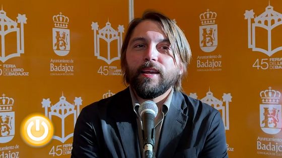 Entrevista a Juan Soto Ivars – Feria del Libro de Badajoz 2026