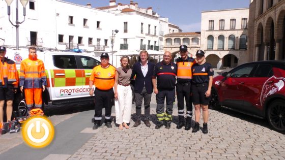Nuevos vehículos y equipamiento para Protección Civil de Badajoz