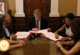 Caja Rural de Extremadura renueva su convenio con IFEBA